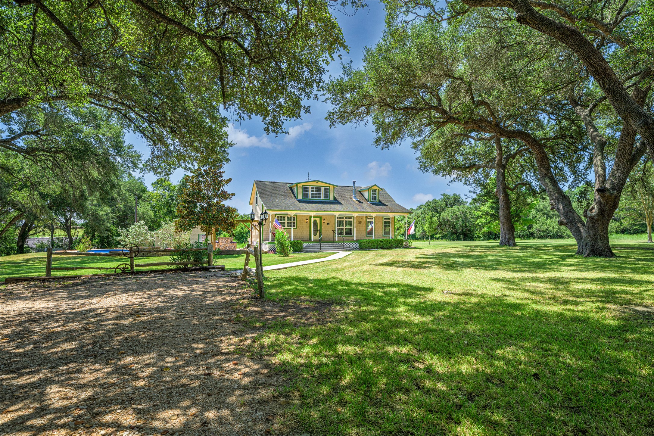 2020 South Knezek Road Flatonia, TX 78941 - Photo 20 of 25 a view of a park with large trees
