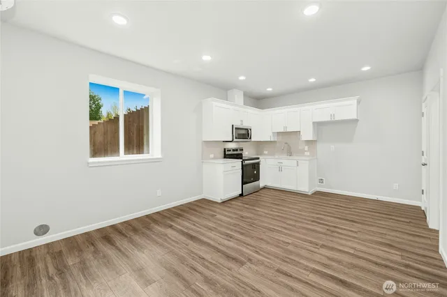 $831,900 | 27113 30th Place South, Unit 23, Kent, WA 98032