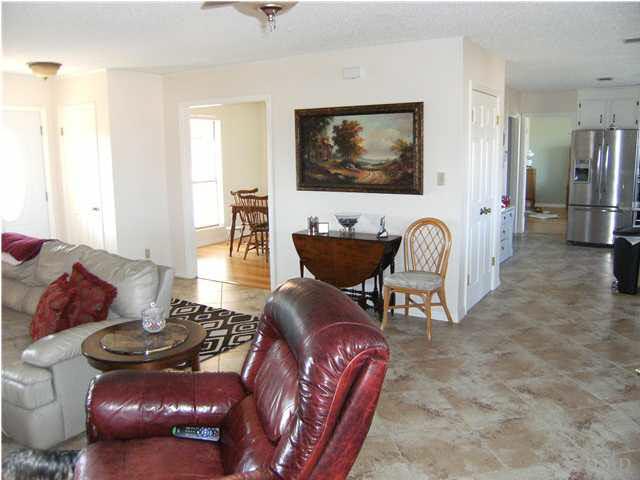 5366 Chestnut Road Molino, FL 32577 - Photo 9 of 17 Gallery Image 9