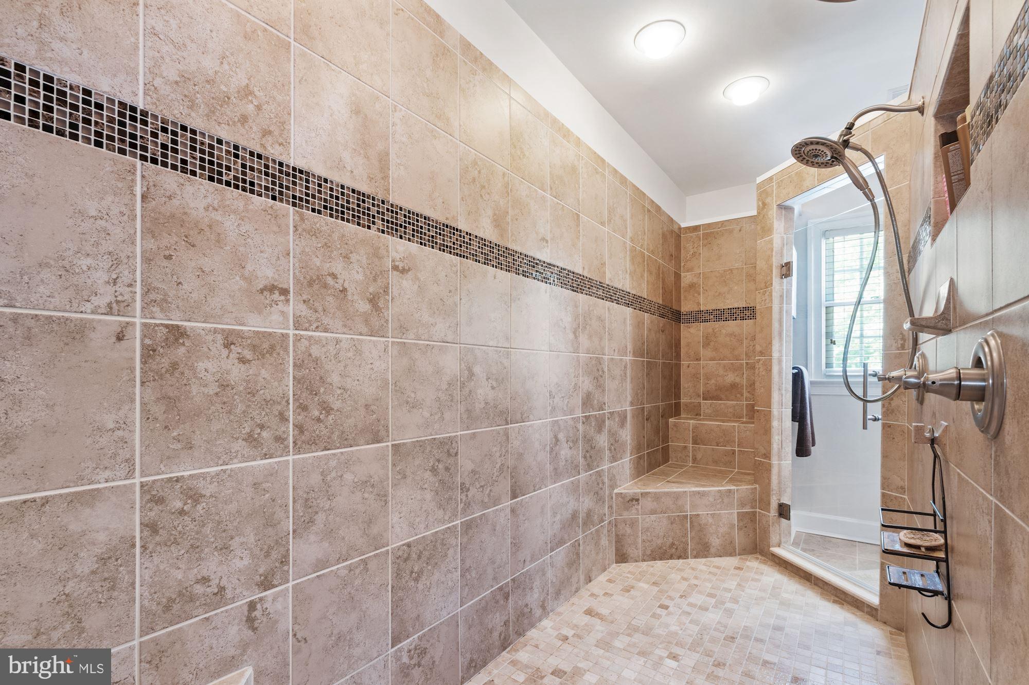 1500 Sandy Glenn Place Sandy Spring, MD 20860 - Photo 46 of 84 Owners Shower