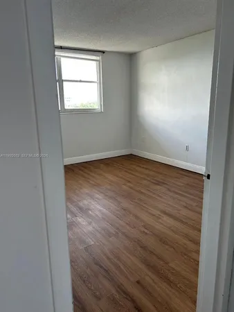 $1,700 | 1805 Sans Souci Boulevard, Unit 528, North Miami, FL 33181