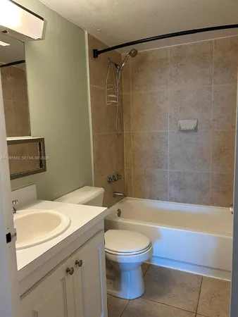 $1,700 | 1805 Sans Souci Boulevard, Unit 528, North Miami, FL 33181