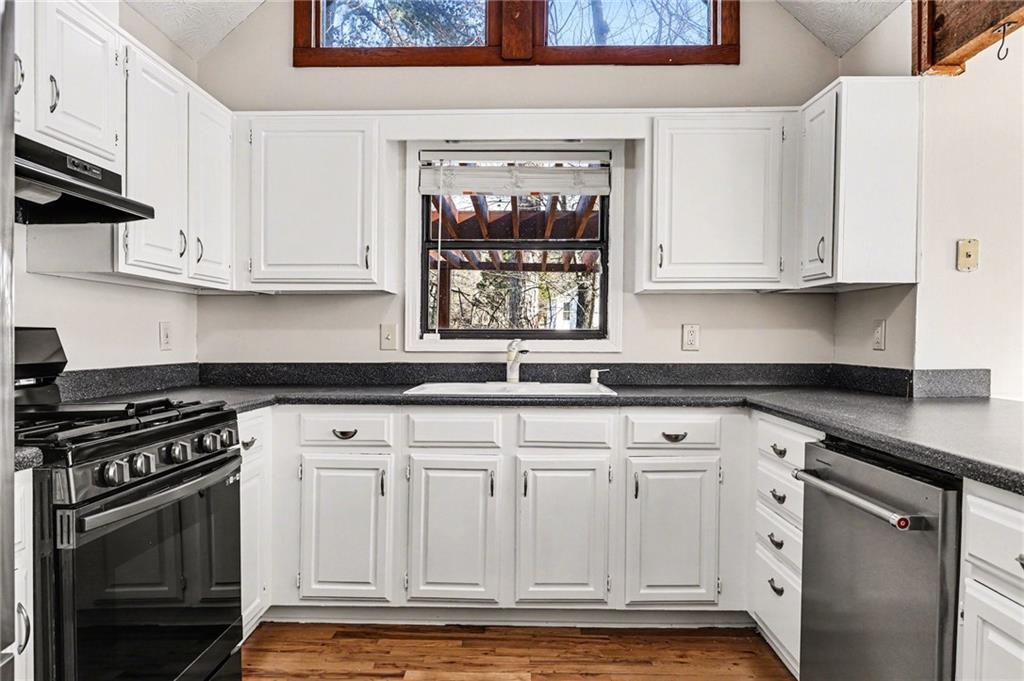 2711 Old Coach Road Duluth, GA 30096 - Photo 7 of 33