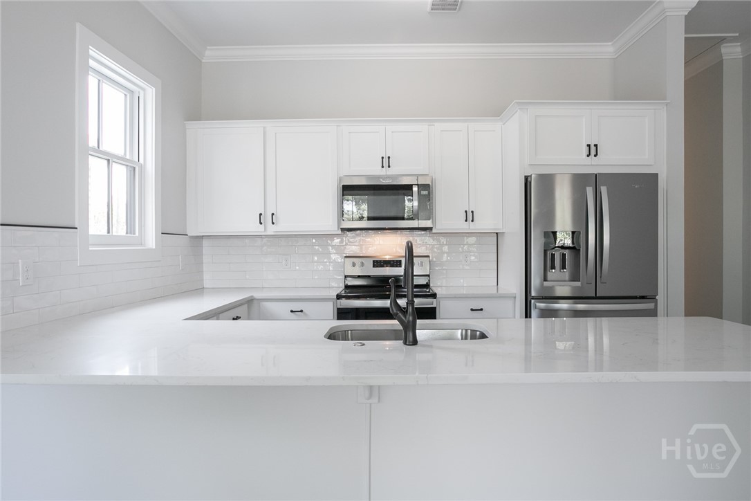 1720 Barnard Street Savannah, GA 31401 - Photo 8 of 27