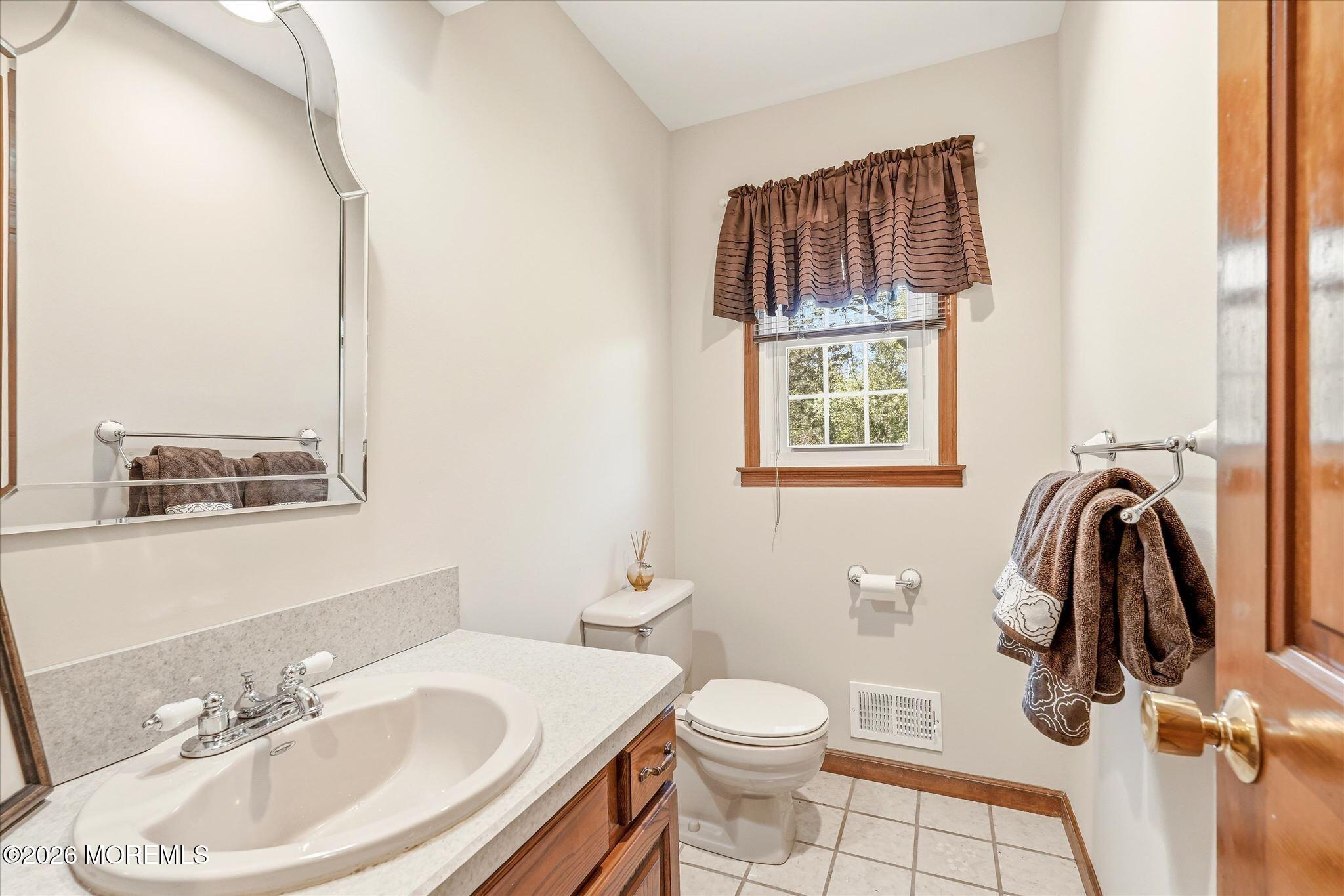 5 McCaffery Road Manalapan, NJ 07726 - Photo 13 of 20 40-5 McCaffrey40