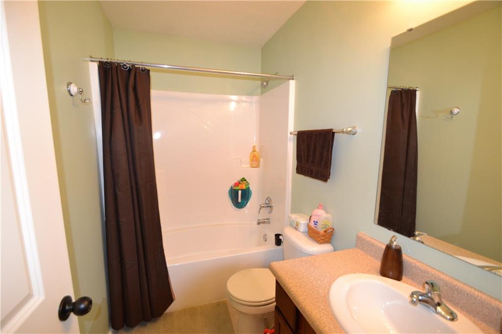 560 Reed Court Greenfield, IN 46140 - Photo 9 of 19