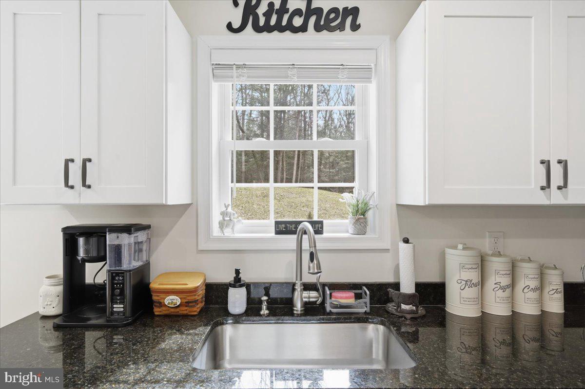85 McCool Lane Lehighton, PA 18235 - Photo 17 of 39 a kitchen with refrigerator and window