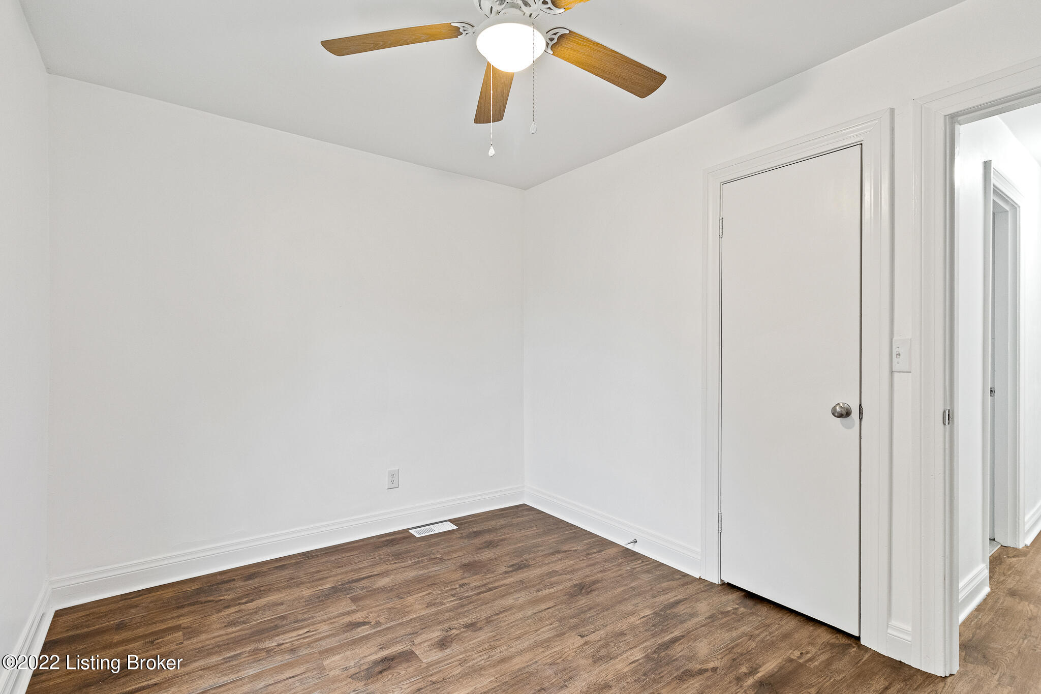 4706 Dover Road Louisville, KY 40216 - Photo 12 of 22 4706 Dover Rd-18
