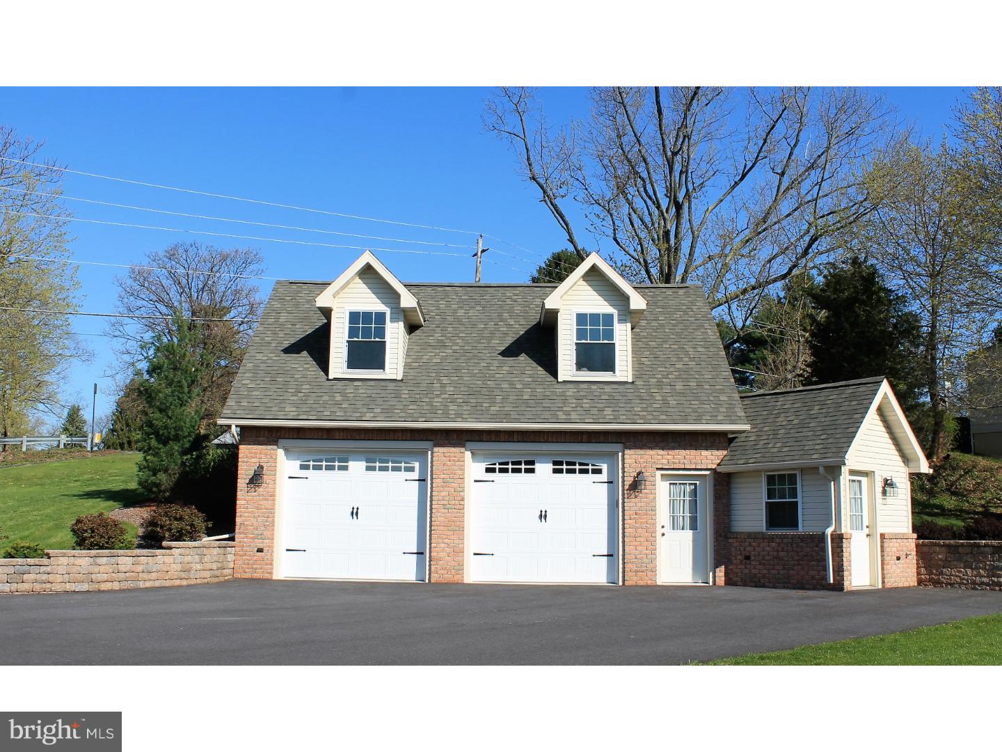 327 Gibraltar Road Reading, PA 19606 - Photo 3 of 25 Garage