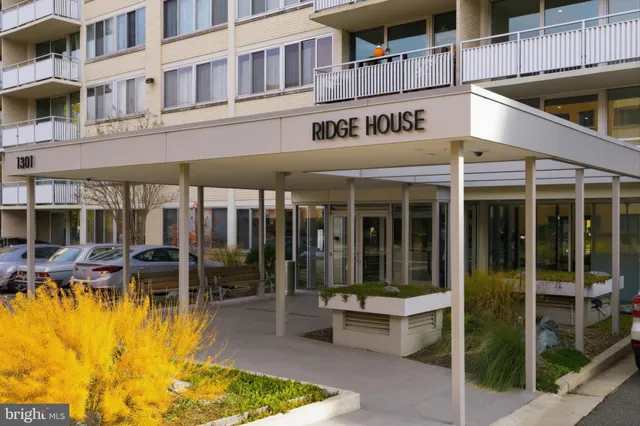 $365,000 | 1301 South Arlington Ridge Road, Unit 610, Arlington, VA 22202