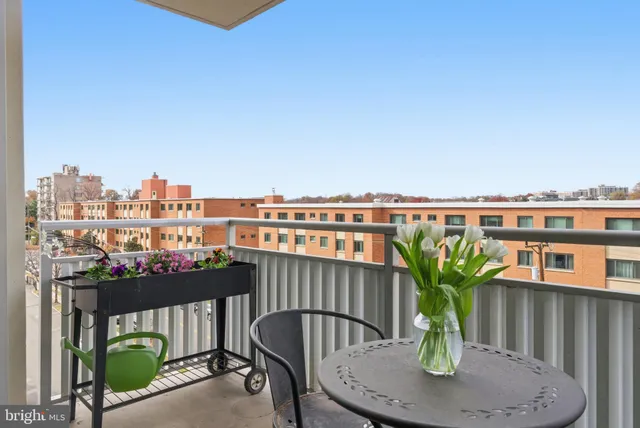 $365,000 | 1301 South Arlington Ridge Road, Unit 610, Arlington, VA 22202