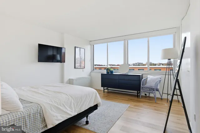 $365,000 | 1301 South Arlington Ridge Road, Unit 610, Arlington, VA 22202