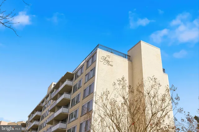 $365,000 | 1301 South Arlington Ridge Road, Unit 610, Arlington, VA 22202