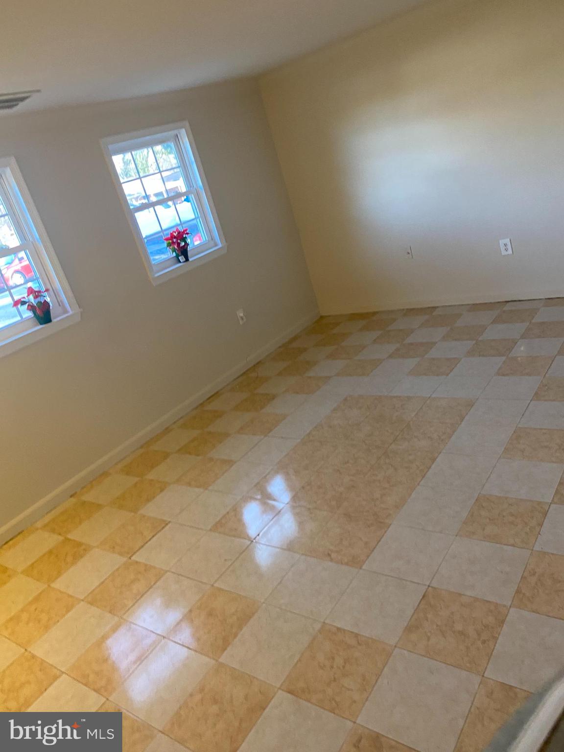 14320 Ferndale Road Woodbridge, VA 22193 - Photo 17 of 37 Gallery Image 17