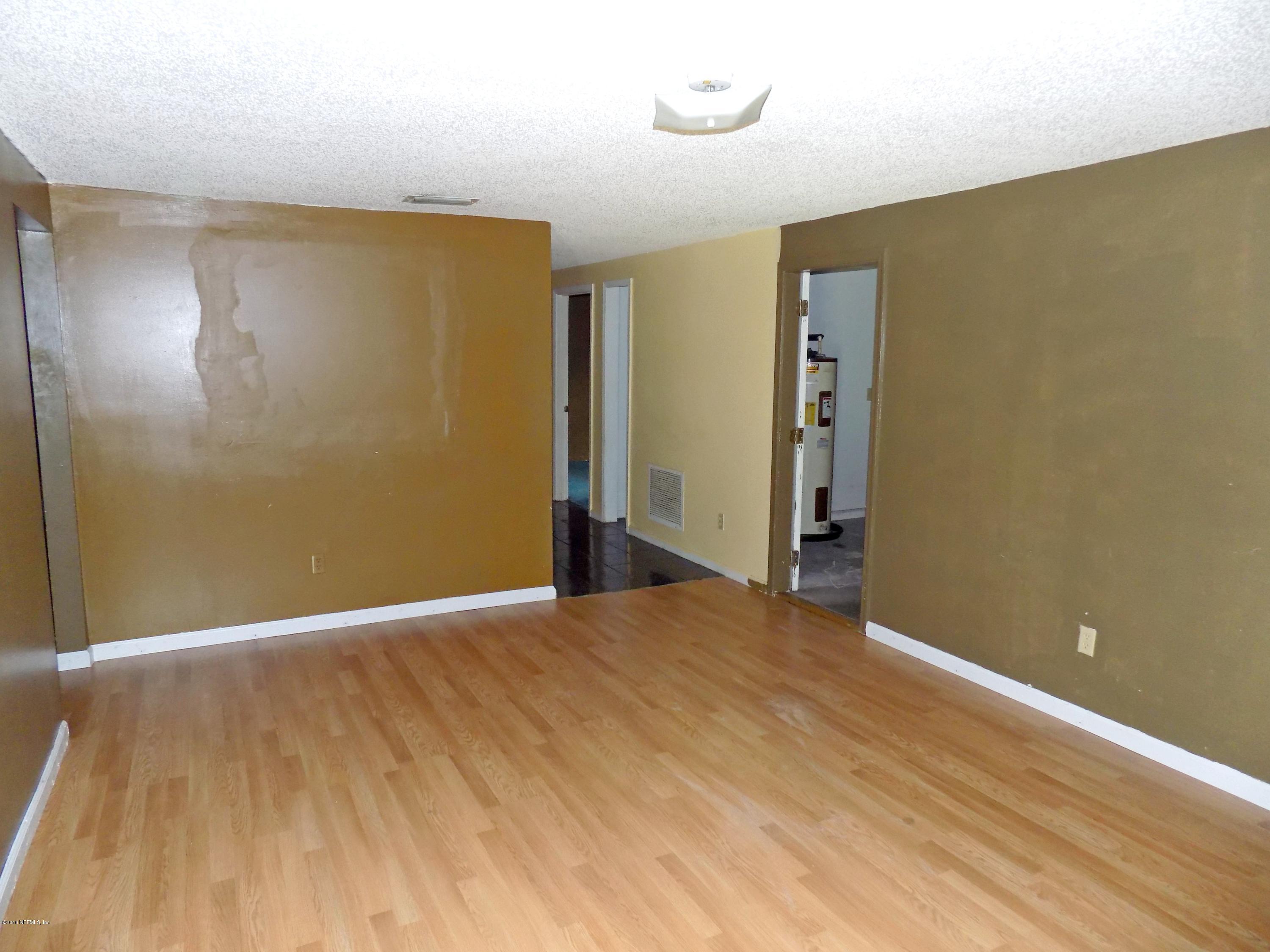 5453 Moncrief Road West Jacksonville, FL 32219 - Photo 2 of 12 DSCN2823