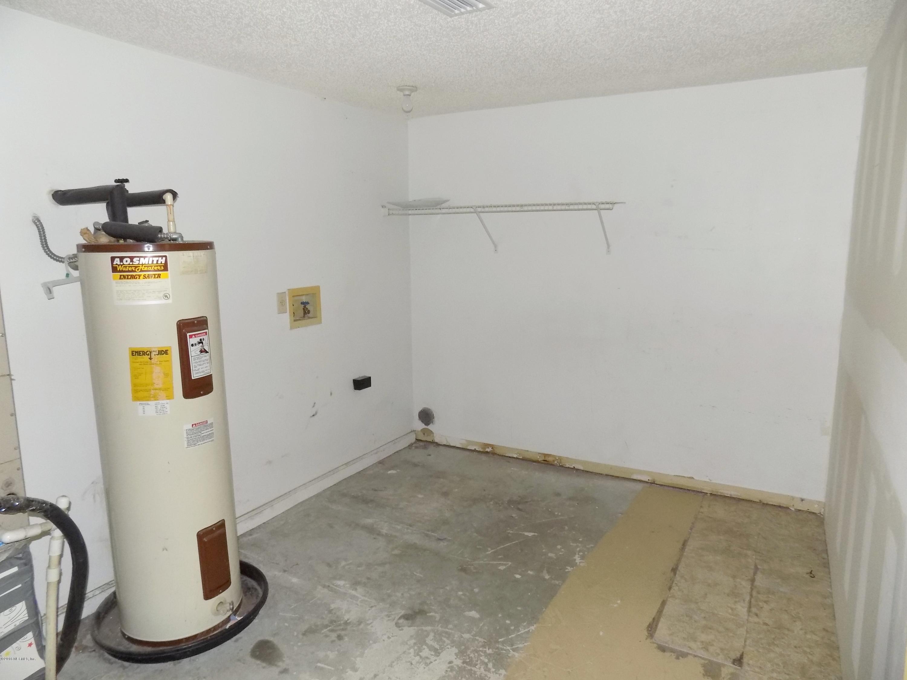 5453 Moncrief Road West Jacksonville, FL 32219 - Photo 7 of 12 DSCN2829
