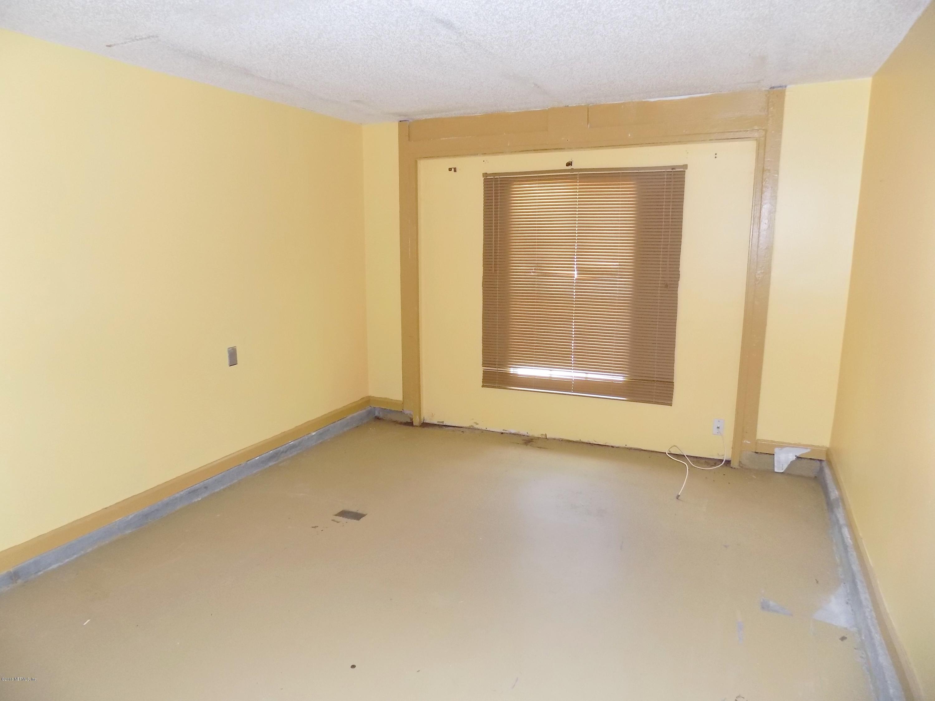 5453 Moncrief Road West Jacksonville, FL 32219 - Photo 8 of 12 DSCN2830