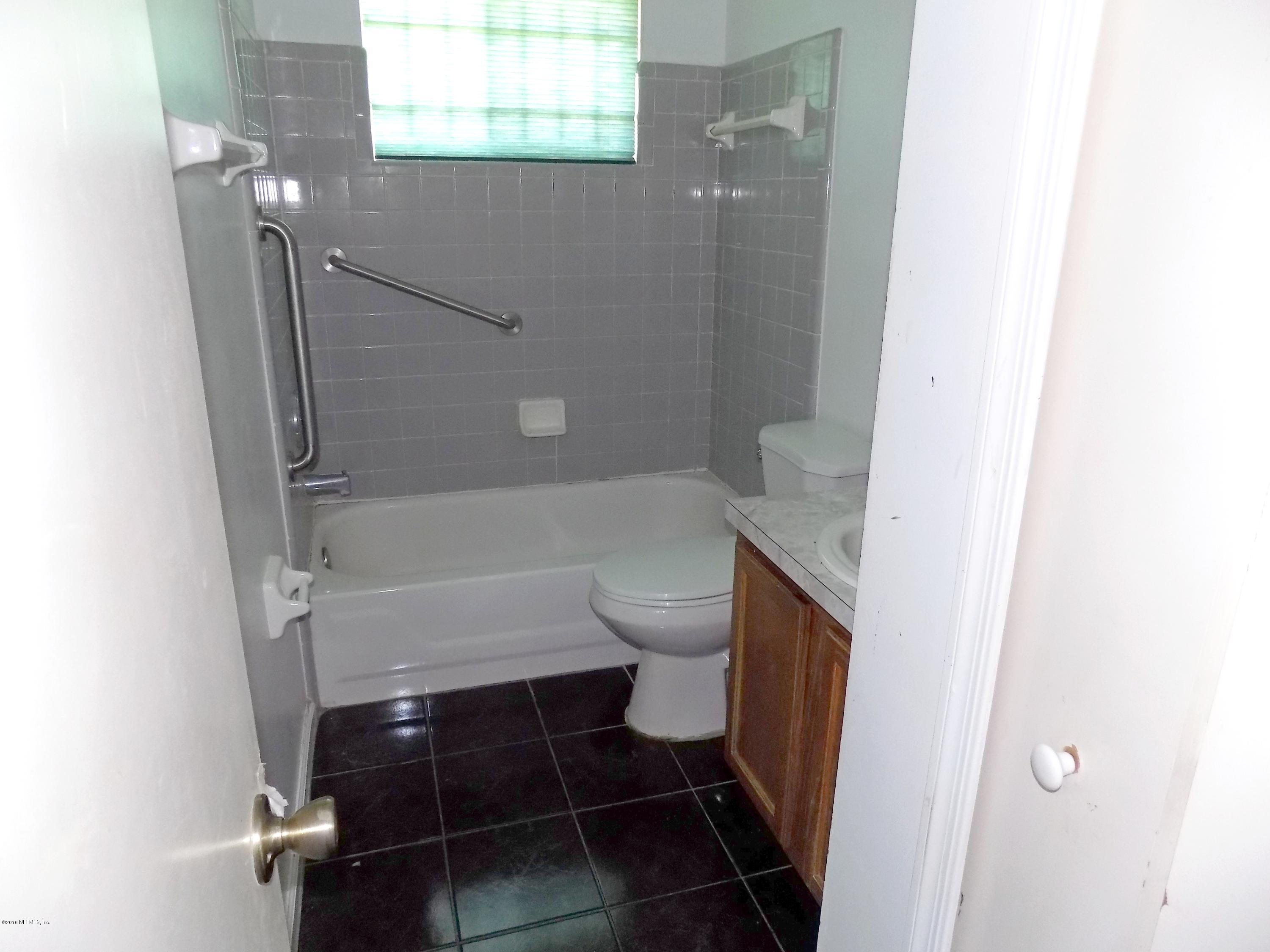 5453 Moncrief Road West Jacksonville, FL 32219 - Photo 10 of 12 DSCN2833