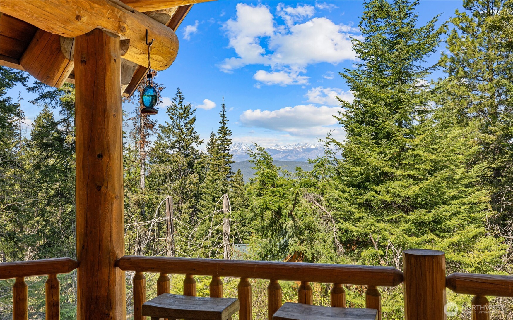 20 Skull Springs Road Cle Elum, WA 98922 - Photo 24 of 35 a view of a yard from a balcony