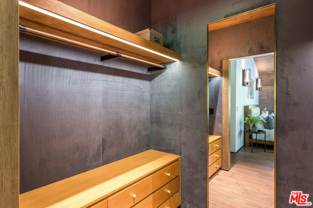 1707 Rising Glen Road Los Angeles, CA 90069 - Photo 42 of 54