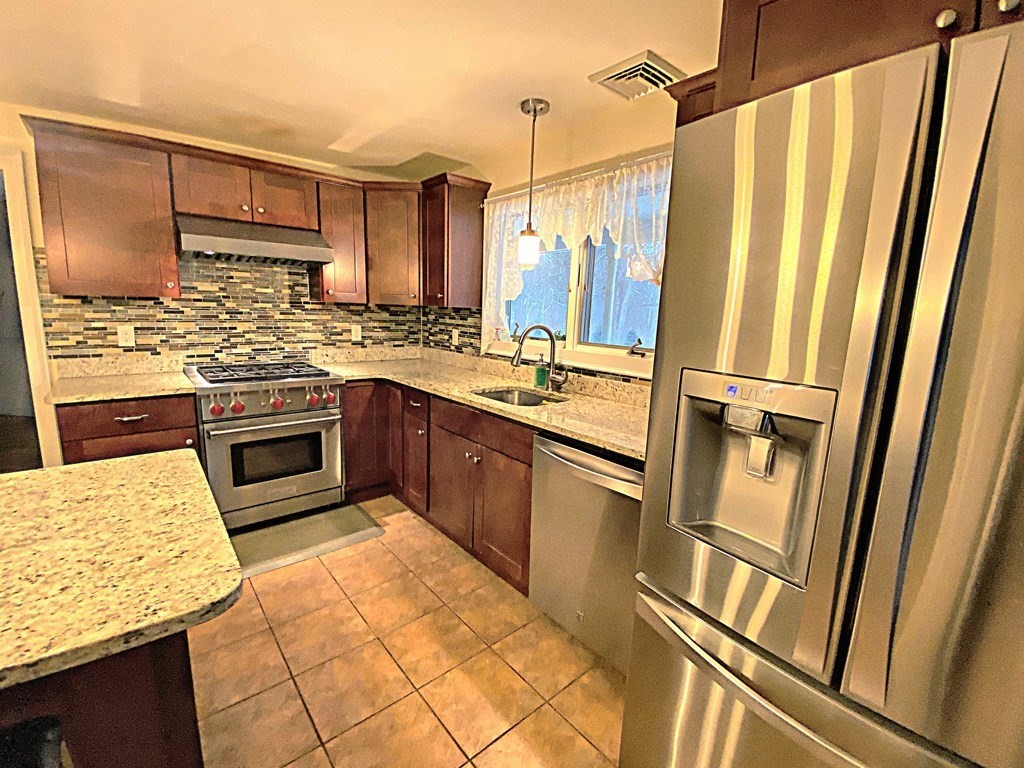 36 Turnpike Road Chelmsford, MA 01824 - Photo 6 of 21 Gallery Image 6