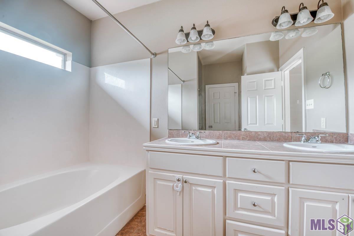 40535 Cross Ridge Avenue Gonzales, LA 70737 - Photo 8 of 14