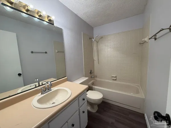 $1,995 | 3872 Mariners Drive, Gulf Breeze, FL 32563