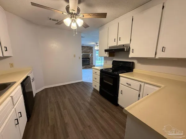$1,995 | 3872 Mariners Drive, Gulf Breeze, FL 32563