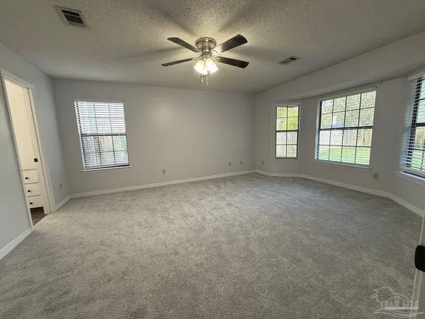 $1,995 | 3872 Mariners Drive, Gulf Breeze, FL 32563