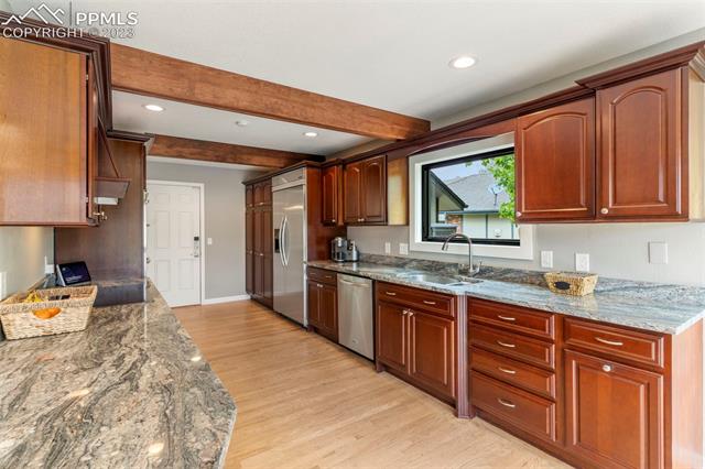 1664 Devils Point Highlands Ranch, CO 80126 - Photo 10 of 46 Gallery Image 10