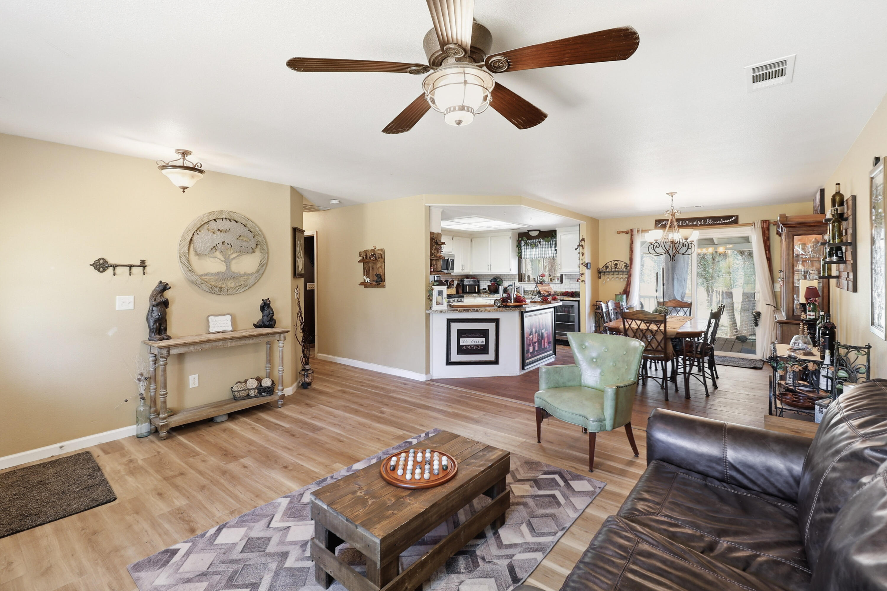 5094 Wilson Hill Road Manton, CA 96059 - Photo 4 of 35 LIVING ROOM/KITCHEN