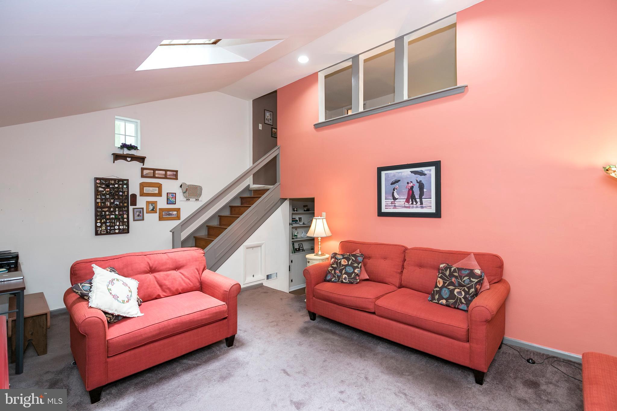 340 Norwood Road Downingtown, PA 19335 - Photo 21 of 36 Comfy seating space for relaxed enjoyment!