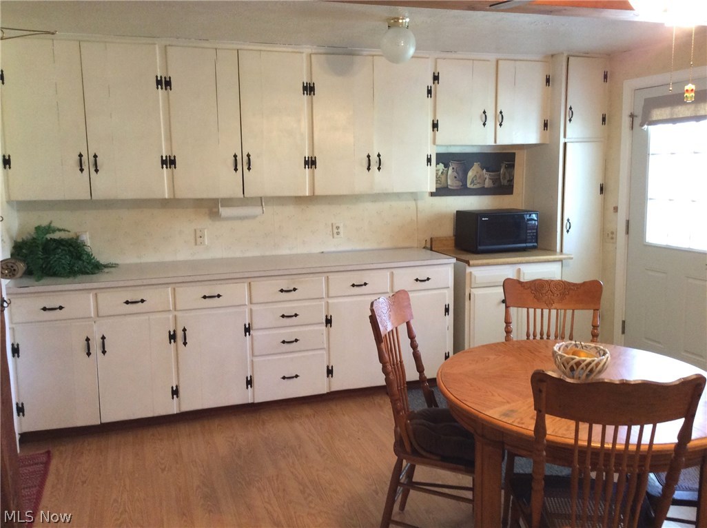 3488 Hamilton Road Medina, OH 44256 - Photo 5 of 18 ADDITIONAL VIEW OF EVEN MORE KITCHEN CABINETS & COUNTERSPACE!