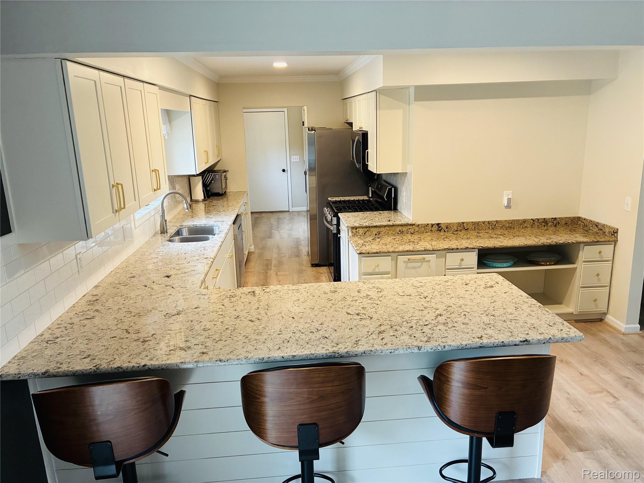 2168 Orchard Beach Road Cheboygan, MI 49721 - Photo 12 of 40 12.jpeg