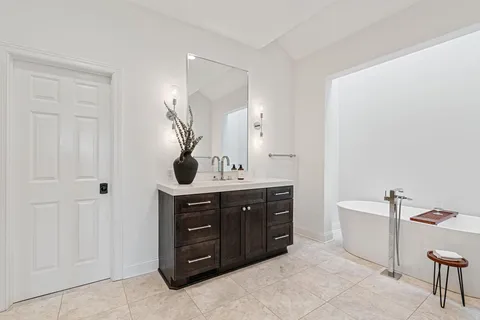 $2,700,000 | 9 Red Forest Way, North Oaks, MN 55127