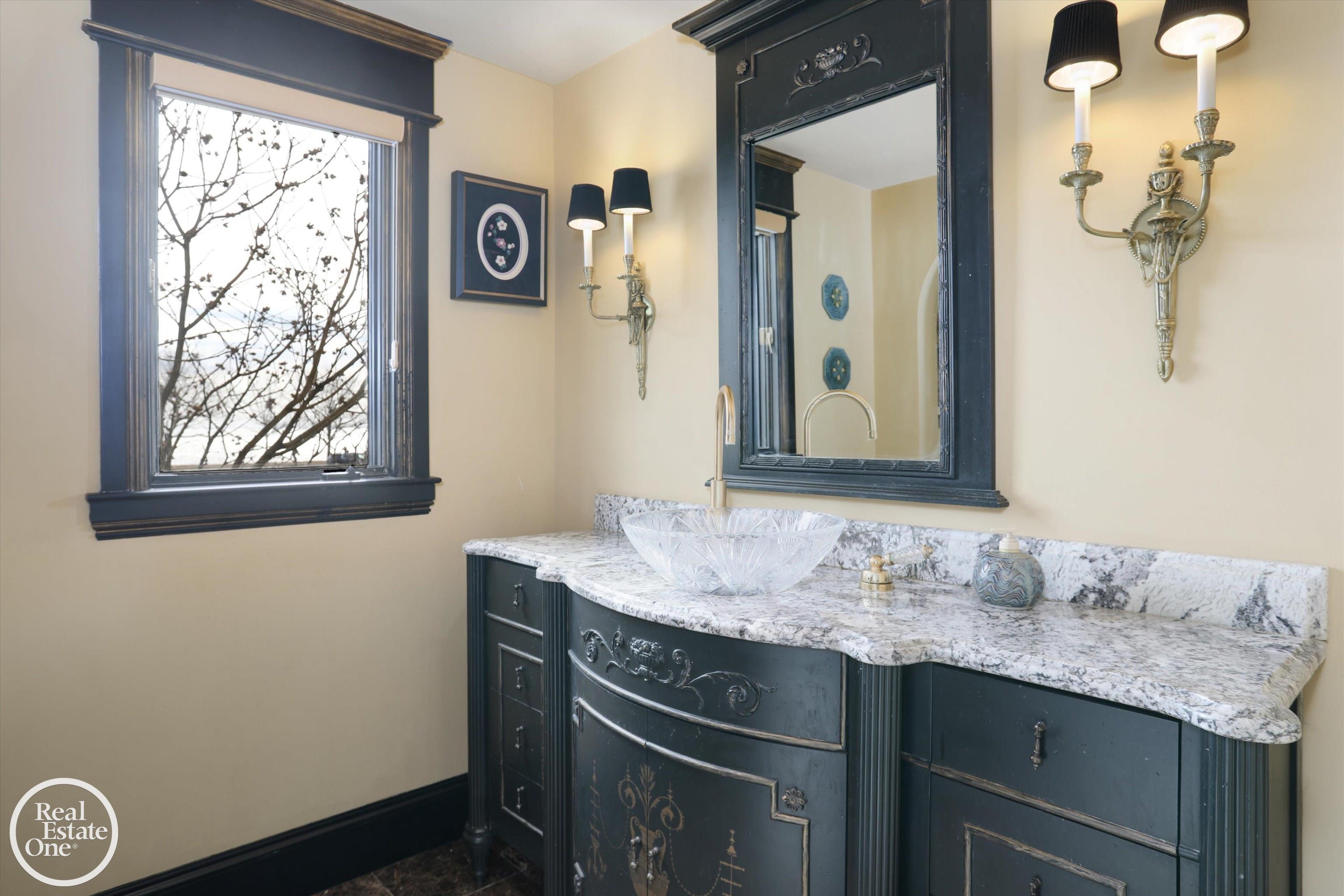 583 Lake Shore Road Grosse Pointe Shores, MI 48236 - Photo 13 of 92
