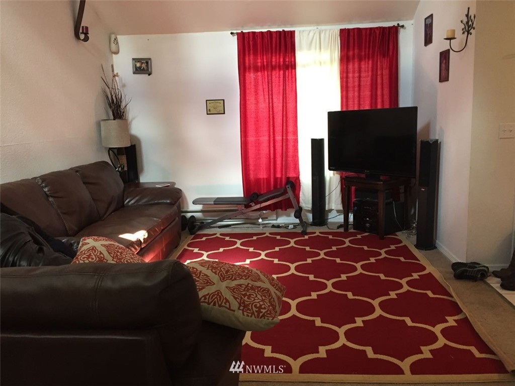 4308 Northeast Sunset Boulevard, Unit B7 Renton, WA 98059 - Photo 2 of 13