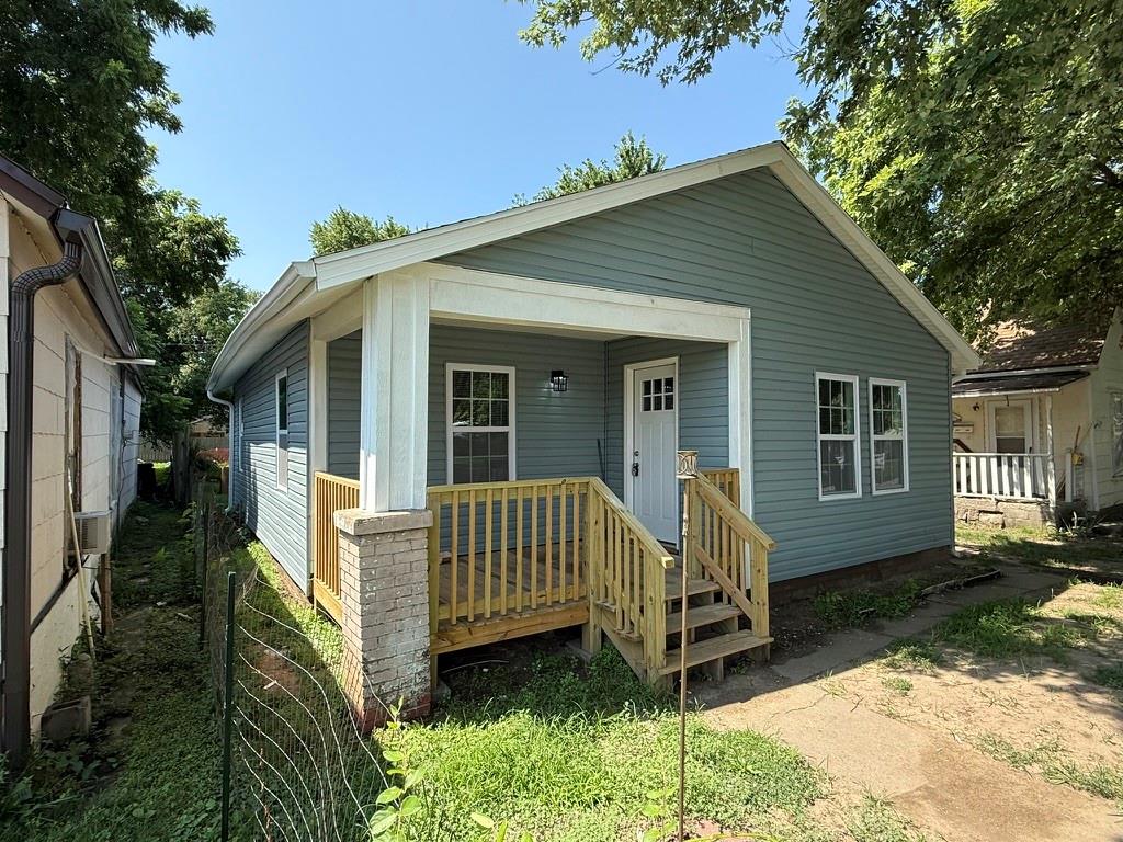 910 West Valley Street St. Joseph, MO 64504 - Photo 2 of 25