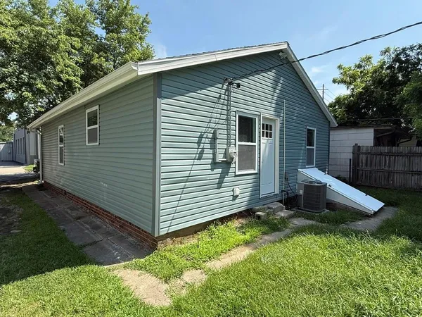$134,950 | 910 West Valley Street, St. Joseph, MO 64504