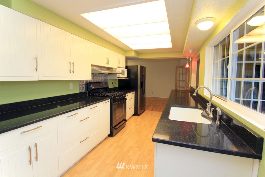 5121 Erlands Point Road Northwest Bremerton, WA 98312 - Photo 11 of 25 Gallery Image 11