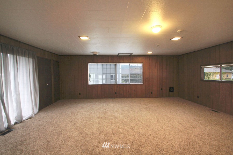 5121 Erlands Point Road Northwest Bremerton, WA 98312 - Photo 12 of 25 Gallery Image 12