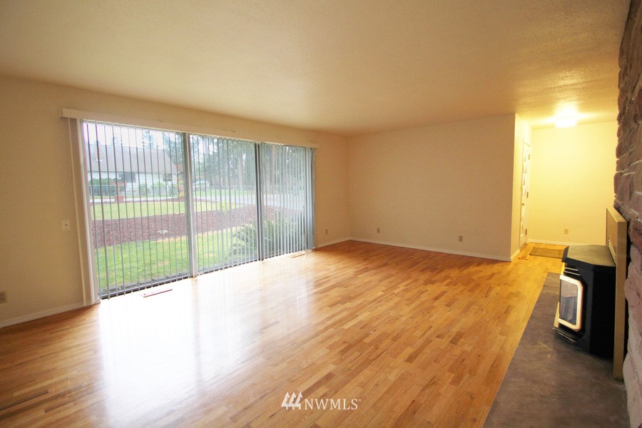 5121 Erlands Point Road Northwest Bremerton, WA 98312 - Photo 5 of 25 Gallery Image 5