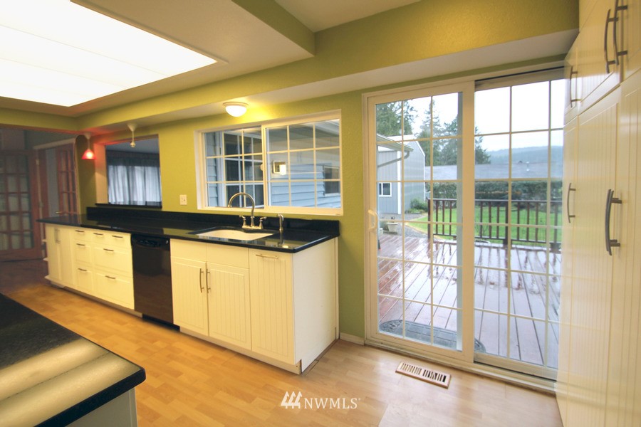 5121 Erlands Point Road Northwest Bremerton, WA 98312 - Photo 7 of 25 Gallery Image 7