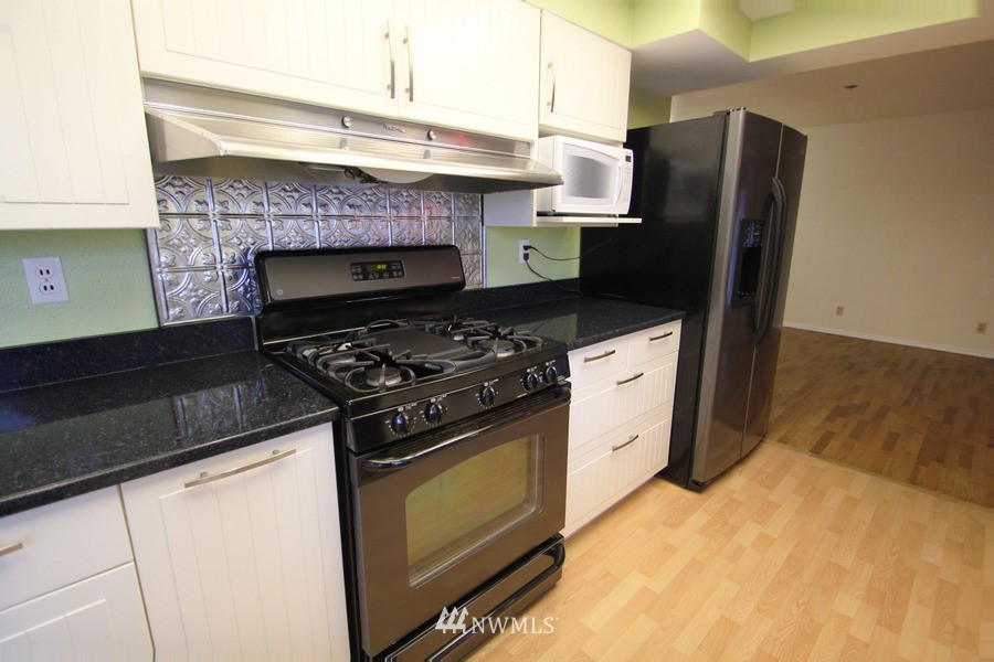 5121 Erlands Point Road Northwest Bremerton, WA 98312 - Photo 9 of 25 Gallery Image 9