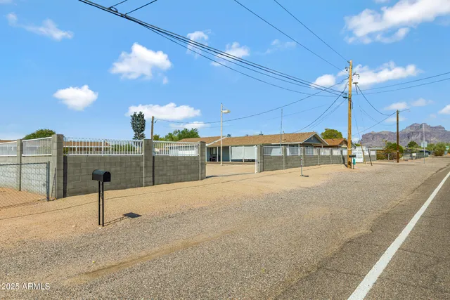 a view of a basketball court