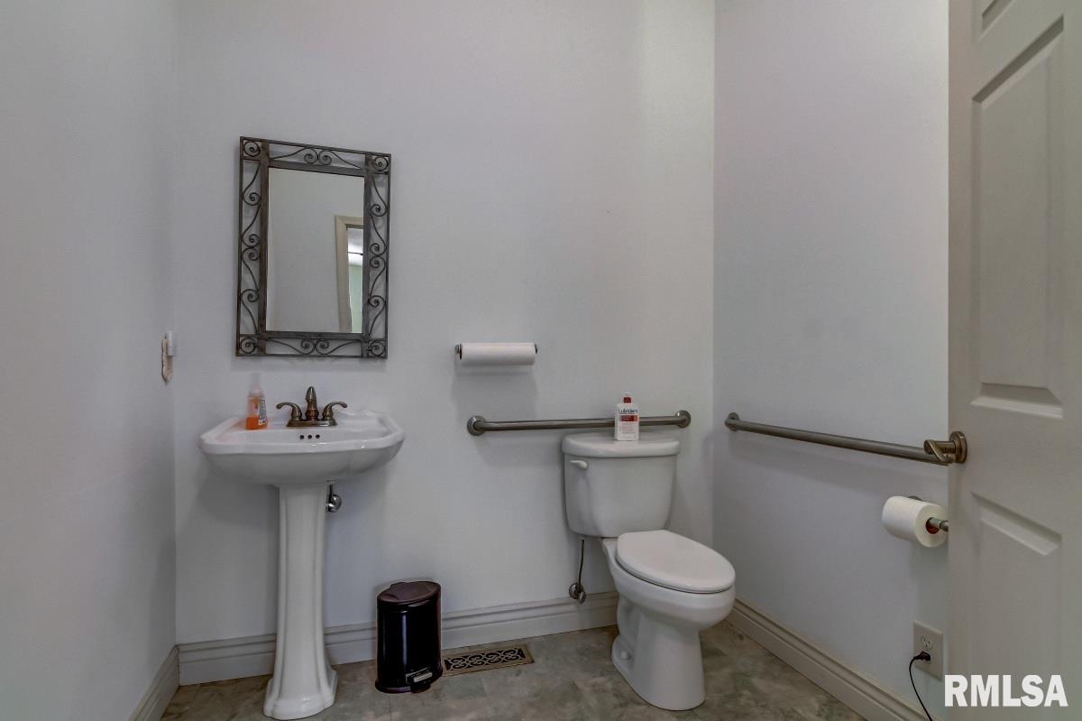 6765 Old Rte 36 Riverton, IL 62561 - Photo 27 of 48 Gallery Image 27