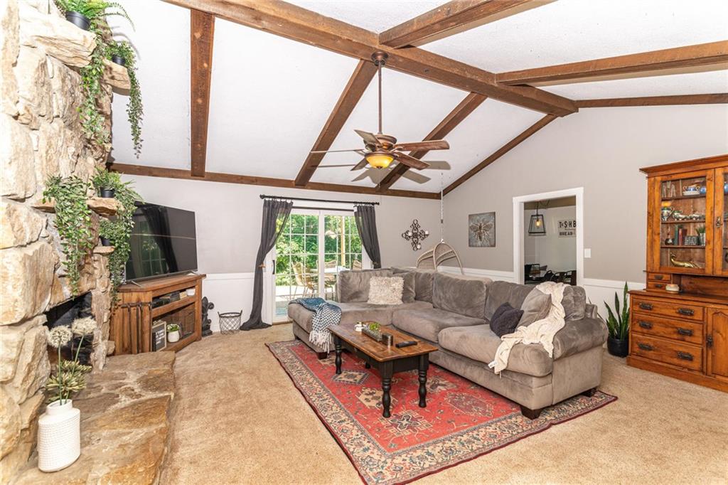 8443 Harrington Road Indianapolis, IN 46256 - Photo 4 of 31 Gallery Image 4