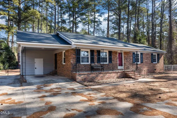 $1,695 | 329 South McPherson Church Road, Fayetteville, NC 28303