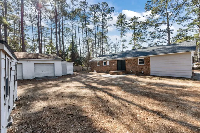 $1,795 | 329 South McPherson Church Road, Fayetteville, NC 28303