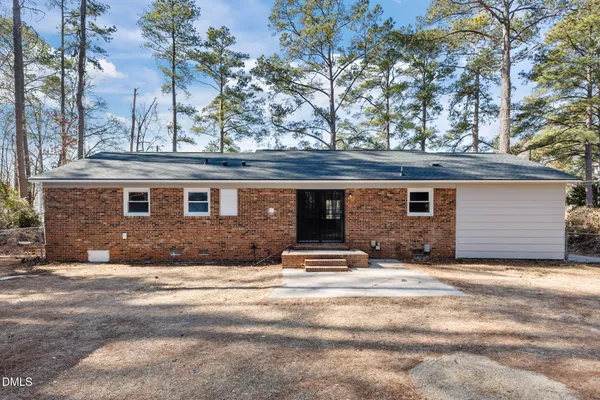 $1,695 | 329 South McPherson Church Road, Fayetteville, NC 28303
